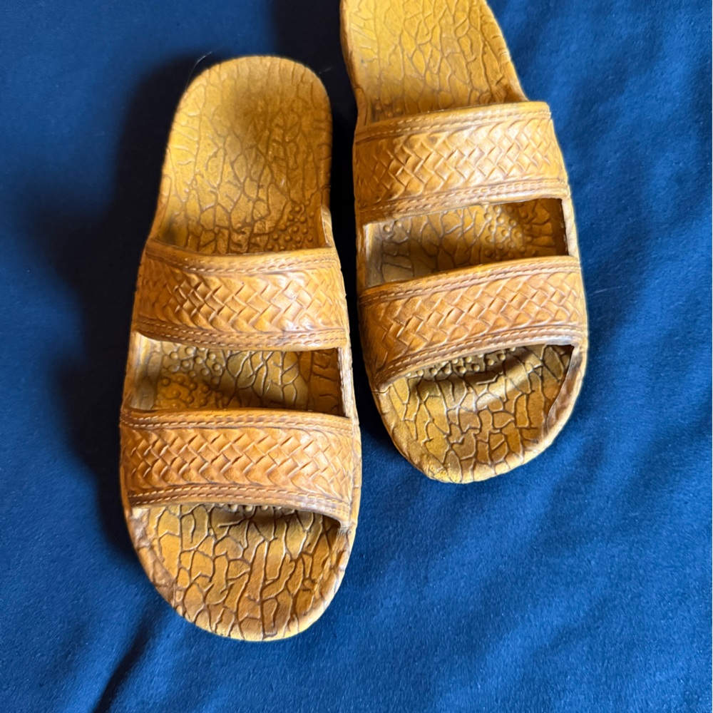 Pali Hawaii Tan Sandals